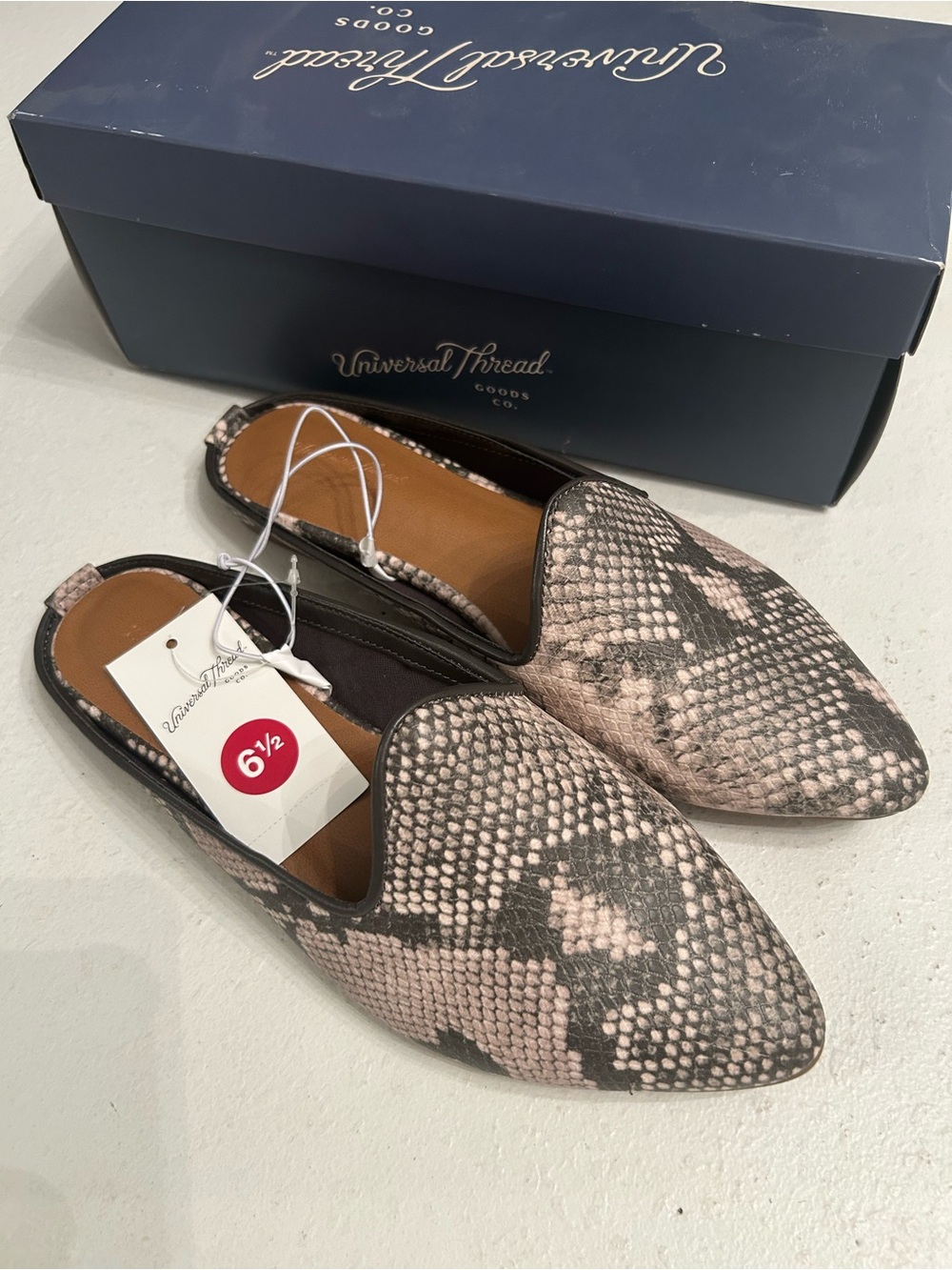 Universal Thread Pink & Gray Snake-Print Slip-On Loafers